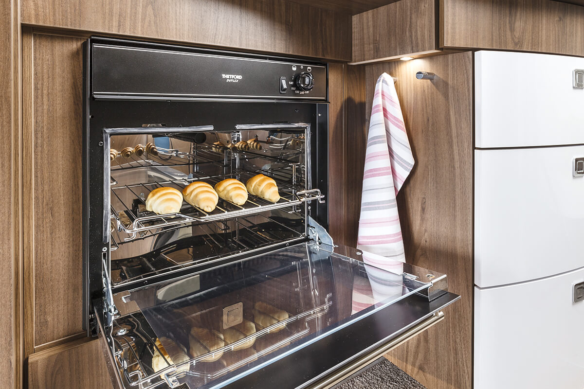 FRANKIA F-LINE Alkoven – Backofen FRANKIA F-LINE Alkoven – Backofen