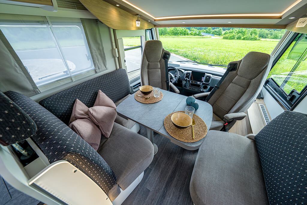 FRANKIA F-LINE Integriert – Sitzgruppe vorne