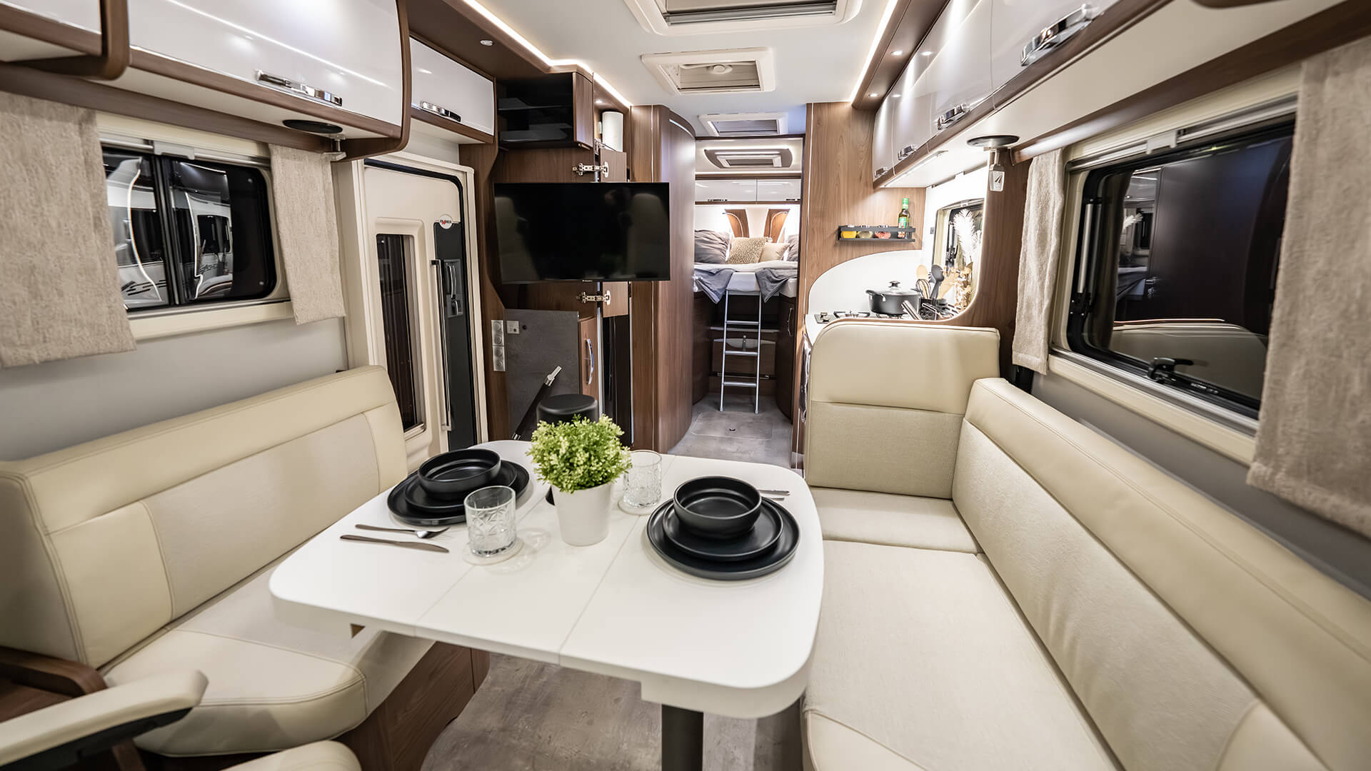 FRANKIA PLATIN FINAL EDITION – Interieur Cremé / Noce Bianco