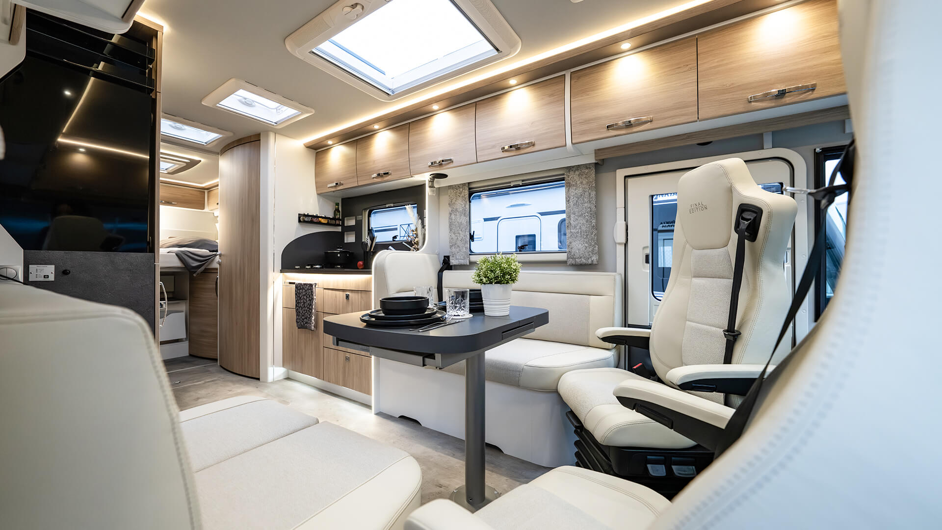 FRANKIA PLATIN FINAL EDITION – Interieur Cremé / Visby White