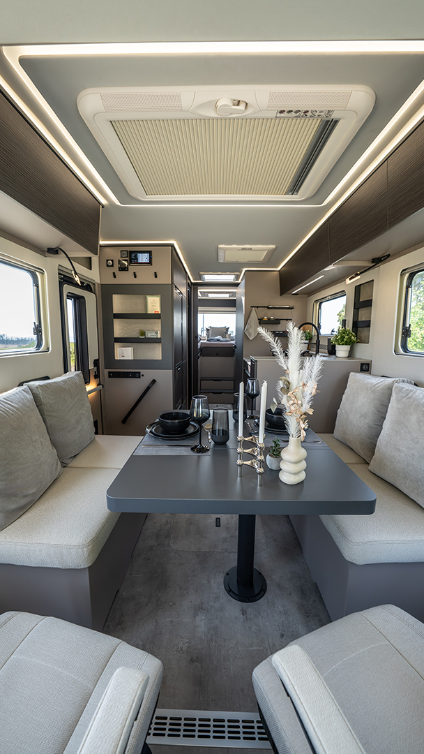 FRANKIA NOCTRA Liner – Interieur FRANKIA NOCTRA Liner – Interieur