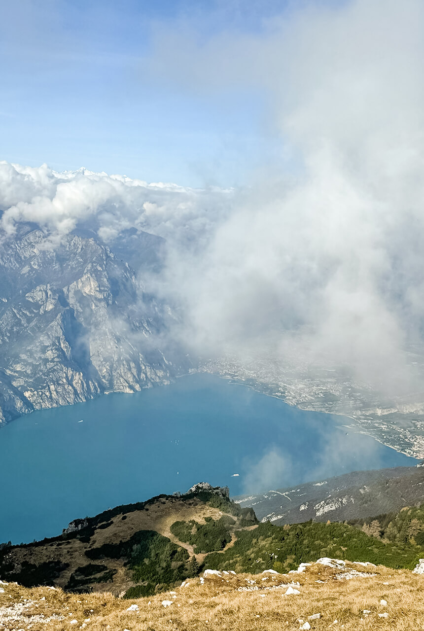 Reisen mit dem FRANKIA NOW – Blick auf den Gardasee Reisen mit dem FRANKIA NOW – Blick auf den Gardasee