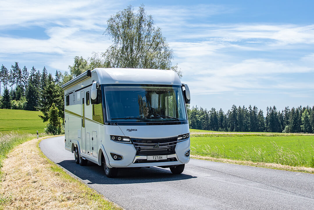 FRANKIA TITAN – Aussenansicht Fahrszene FRANKIA TITAN – Fiat Basis